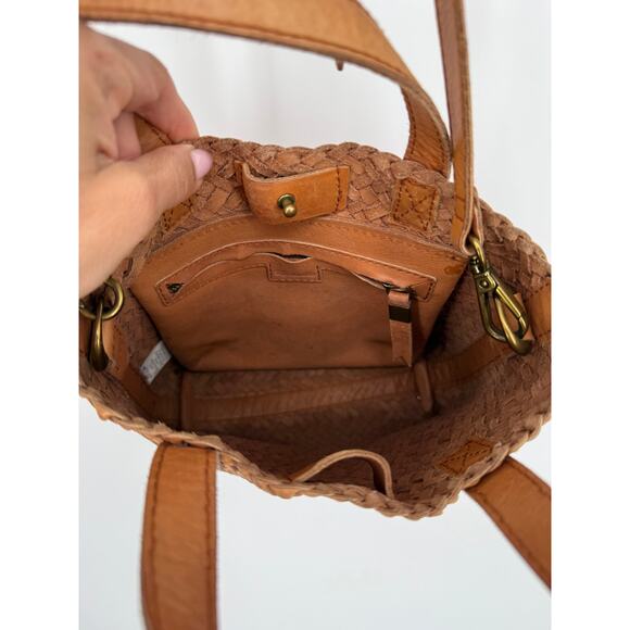 Madewell The Small Transport Crossbody: Woven Leather Edition - Picture 5 of 8